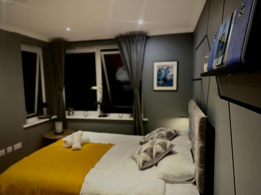 Stunning Luxury Croydon Apartment Gatwick Airport Close Purley Exterior photo